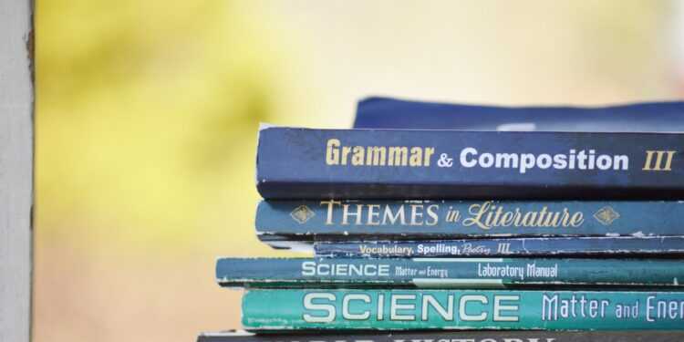 Эссе по английскому языку: A person who is fluent in a foreign language can easily work as an interpreter