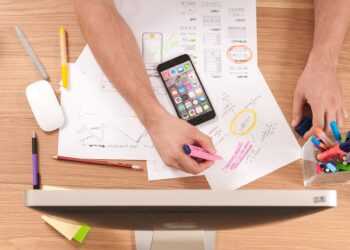 Эссе по английскому языку: A pupil cannot study effectively without a computer