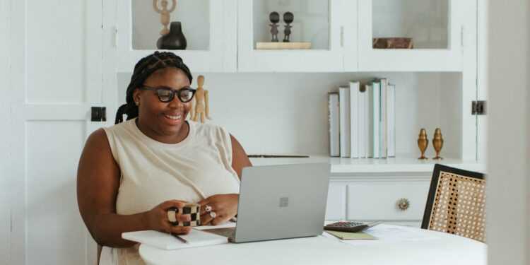 Эссе по английскому языку: Managers should discuss their decisions with employees