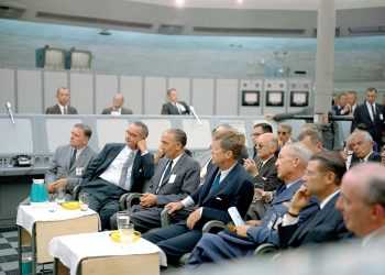 Задания №21-24 по обществознанию по тексту «Аристократии не вечны»