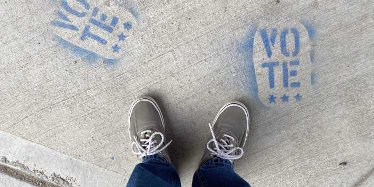 Задание по обществознанию: Направления деятельности политических партий в различных сферах общественной жизни