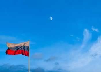 Подтверждения демократического политического режима в России на основе Конституции