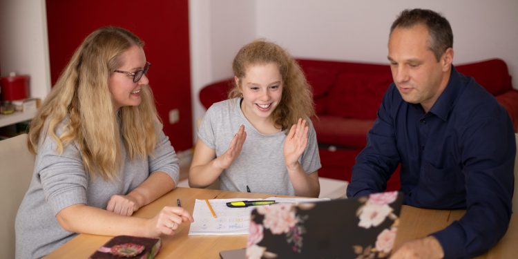 Сочинение по теме: «Когда дом становится местом встречи поколений?» Сочинение по теме: «Когда дом становится местом встречи поколений?»